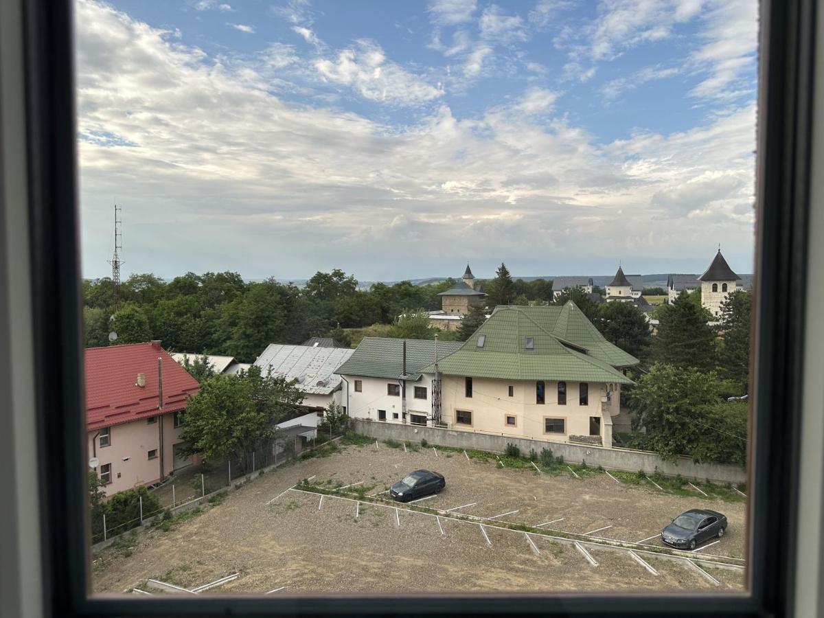 דירות Apartament In Suceava, Zamca מראה חיצוני תמונה